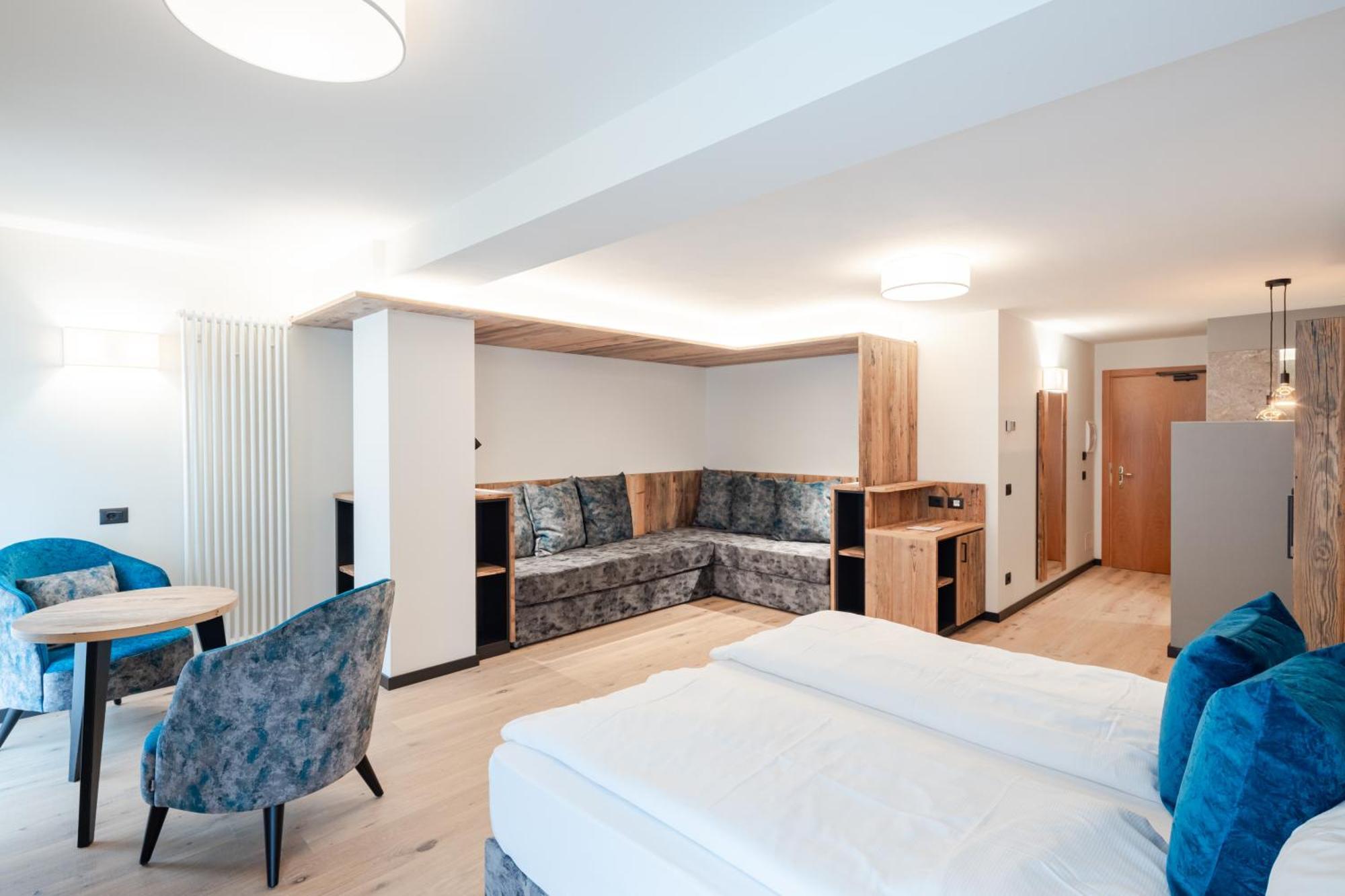 Hotel Nele ซิอาโน ดิ ฟิเอมเม ภายนอก รูปภาพ